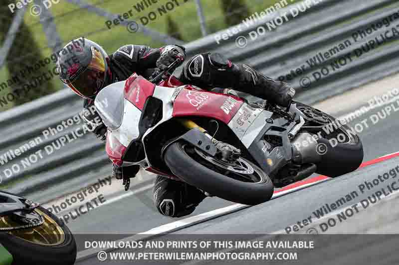 cadwell no limits trackday;cadwell park;cadwell park photographs;cadwell trackday photographs;enduro digital images;event digital images;eventdigitalimages;navarra;no limits trackdays;peter wileman photography;racing digital images;trackday digital images;trackday photos